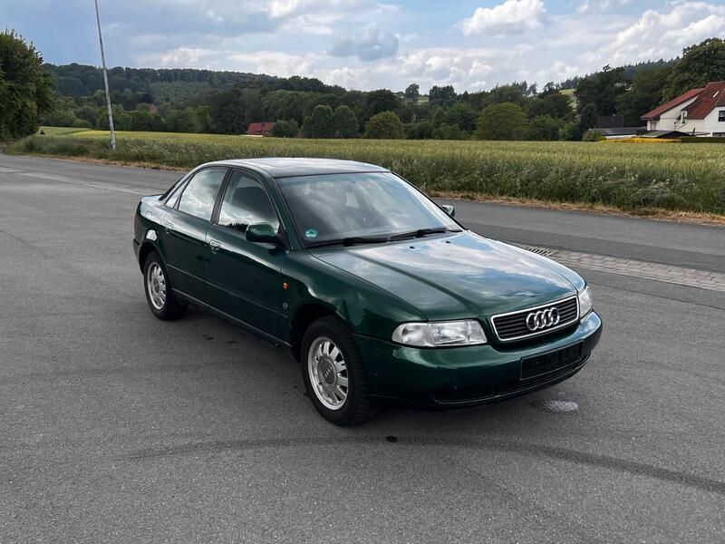 Grün Gebraucht 1997 Audi A4 Limousine | 2.200 € (Fairer Preis) - Bild 1/4