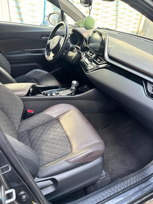 Gebraucht Toyota C-HR 122 PS (89 kW) 2017 Grau SUV