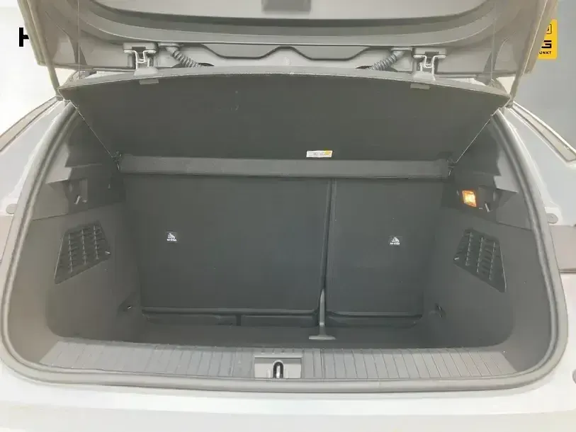 Używany Renault Megane E-Tech Techno 160 kW (218 KM) 2022 Szary Sedan/Limuzyna