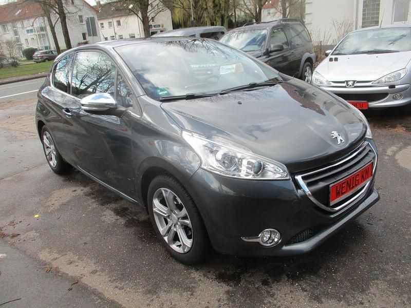 Gebraucht Peugeot 208 Allure 82 PS (60 kW) 2014 Kleinwagen