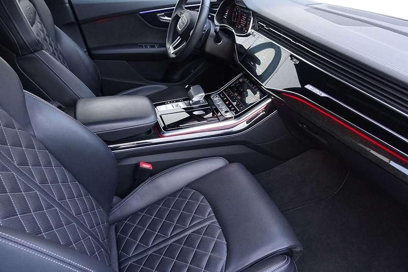 Gebraucht Audi Q8 S-Line 286 PS (210 kW) 2023 Mythosschwarz SUV
