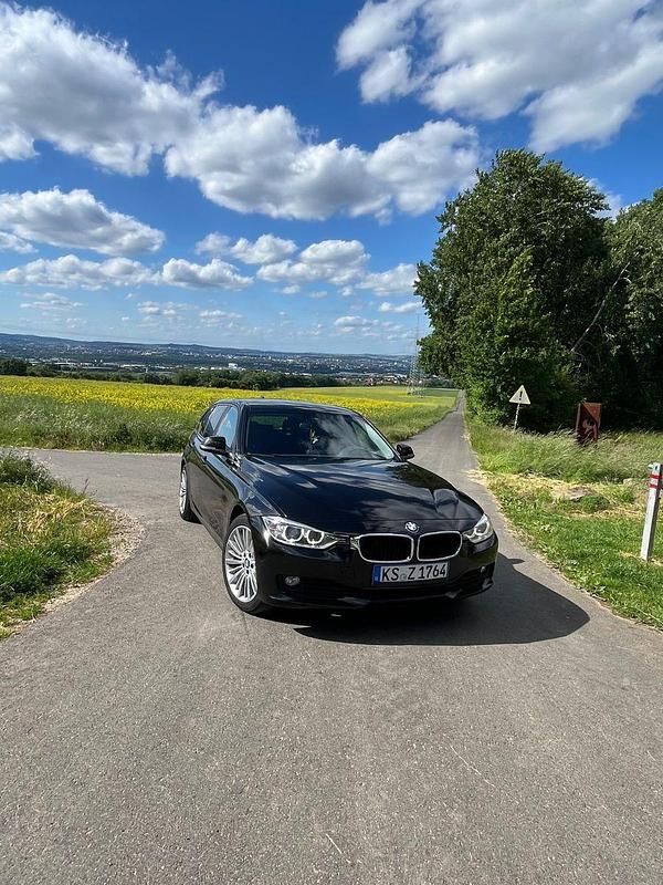 Schwarz Gebraucht 2014 BMW 320 Kombi | 8.500 € (Guter Preis) - Bild 1/4