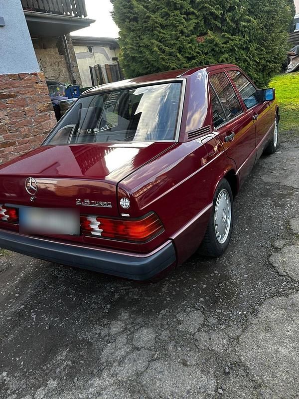 Gebraucht Mercedes 190 126 PS (92 kW) 1992 Andere farben Limousine