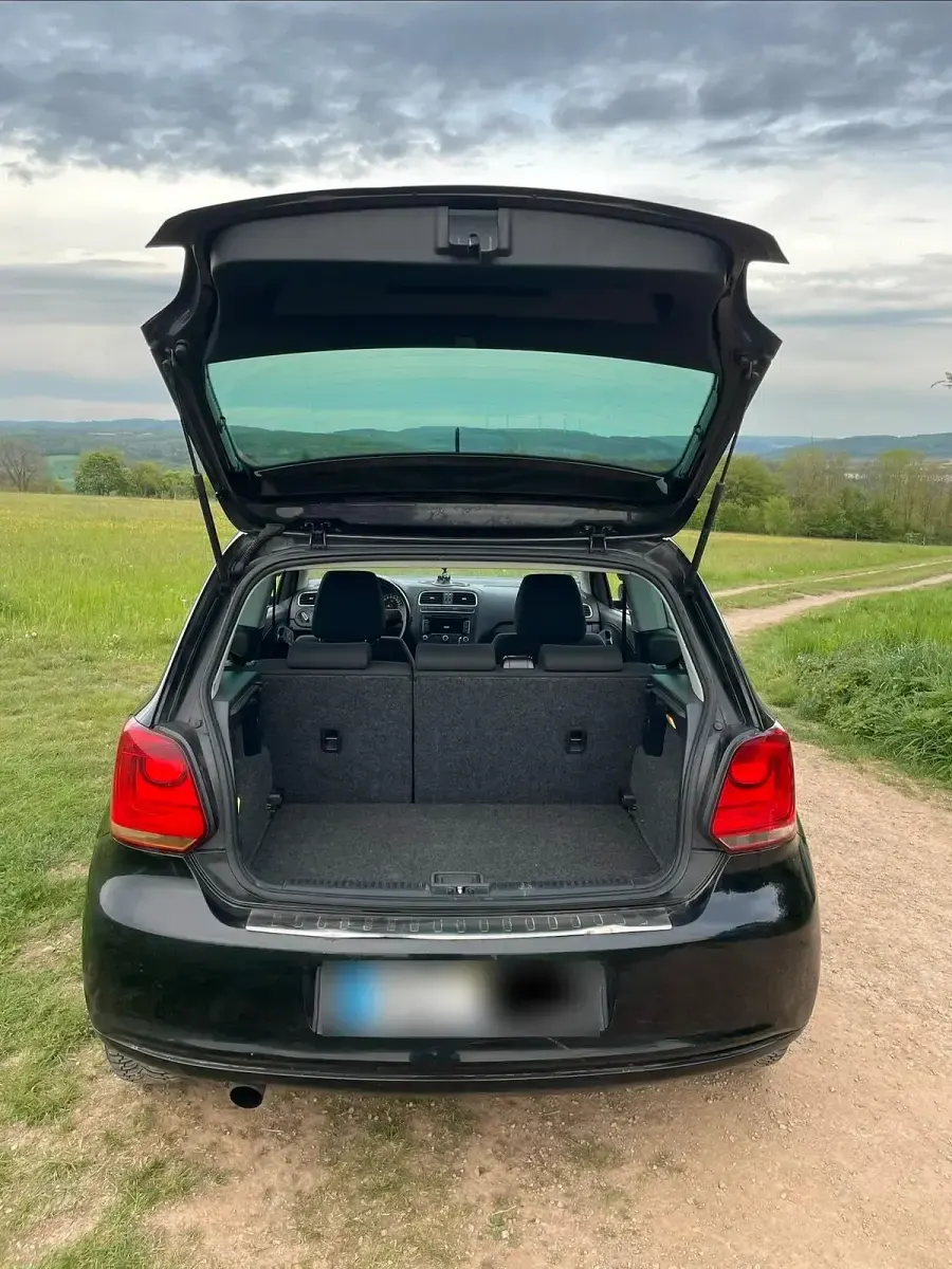 Second-hand VW Polo 90 CP (66 kW) 2011 Negru Hatchback