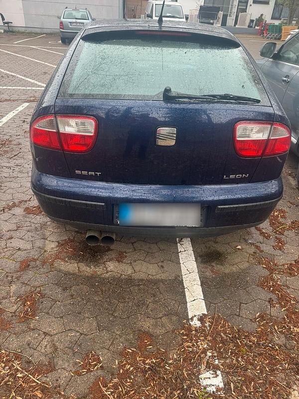 Second-hand Seat Leon 105 CP (77 kW) 2001 Albastru Hatchback