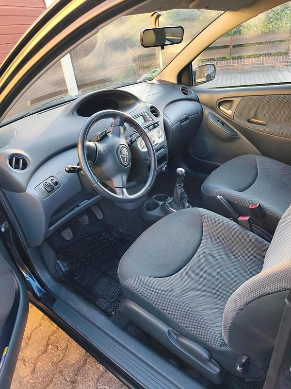Schwarz Gebraucht 2005 Toyota Yaris Kleinwagen | 1.300 € (Guter Preis) - Bild 1/4