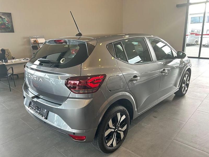 Gebraucht Dacia Sandero Expression 91 PS (66 kW) 2025 Grau Limousine