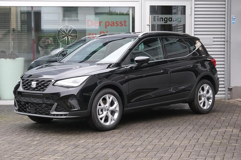 Neu Seat Arona FR 116 PS (85 kW) 2025 Magnetic tech metallic / dach schwarz SUV