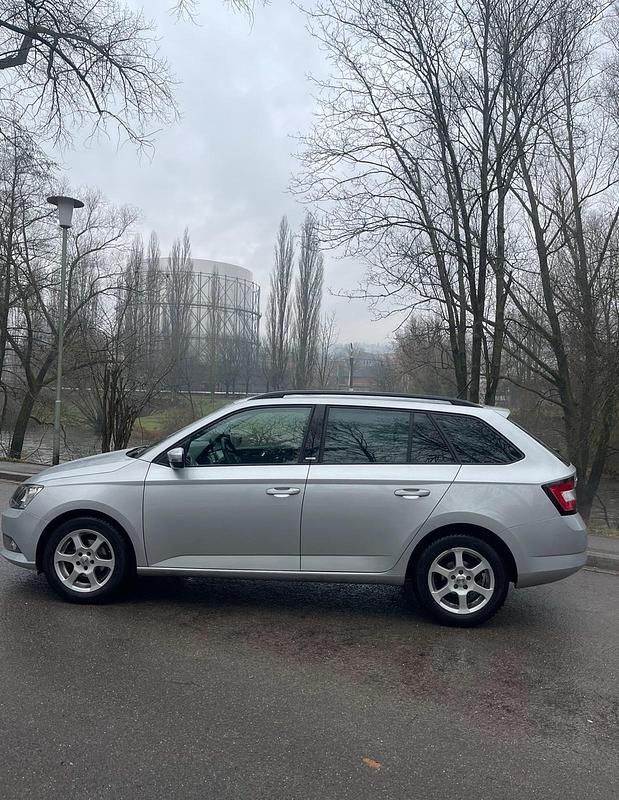 Gebraucht Skoda Fabia Joy 90 PS (66 kW) 2016 Silber Kombi