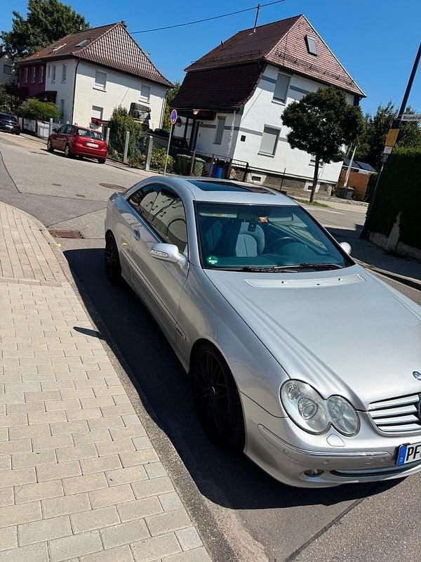 Grau Gebraucht 2003 Mercedes CLK500 Coupé | 8.500 € - Bild 1/4