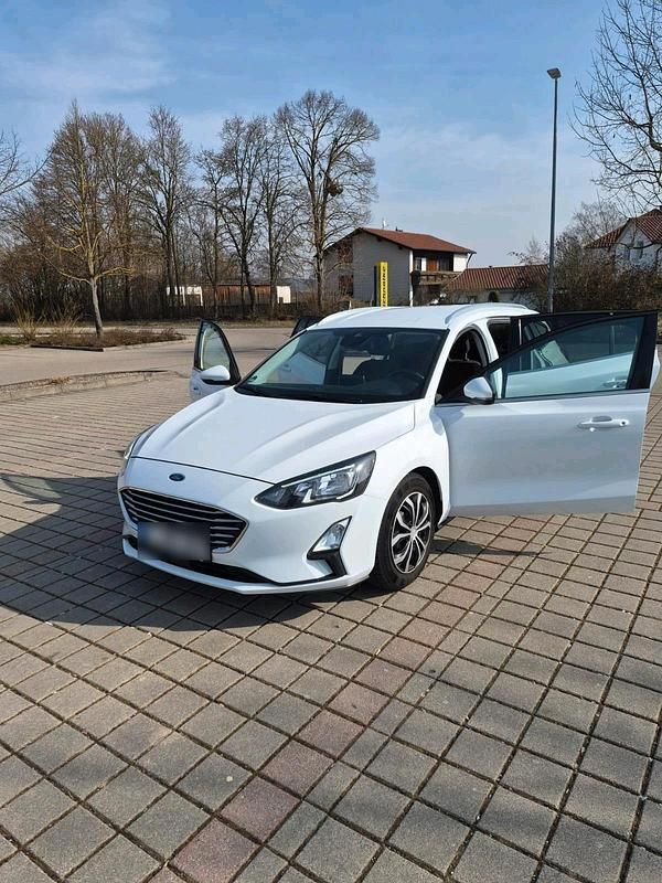 Gebraucht Ford Focus 95 PS (69 kW) 2020 Weiß Kombi