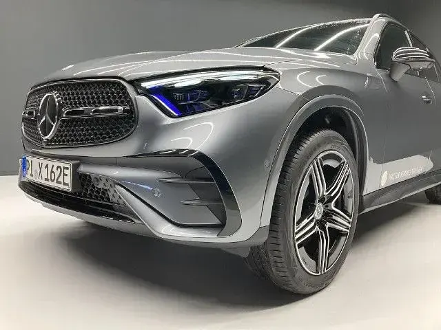Gebraucht Mercedes GLC300e 313 PS (230 kW) 2023 SUV