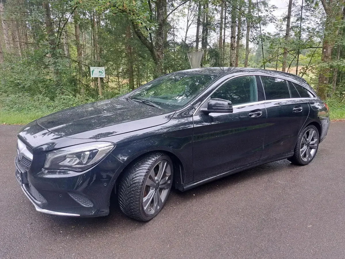 Gebraucht Mercedes CLA180 109 PS (80 kW) 2018 Schwarz Coupé