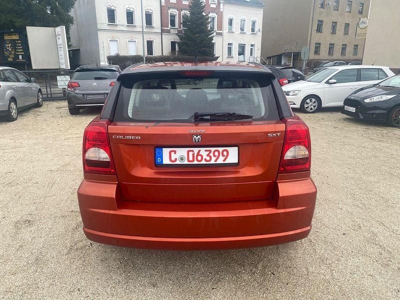 Gebraucht Dodge Caliber SXT 156 PS (114 kW) 2009 Orange Kleinwagen