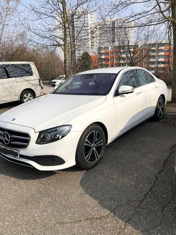 Gebraucht Mercedes E300 258 PS (189 kW) 2021 Weiß Limousine