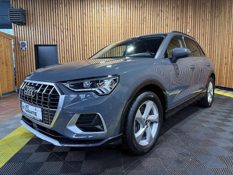 Grau Gebraucht 2022 Audi Q3 Sport SUV | 32.990 € (Fairer Preis) - Bild 1/4