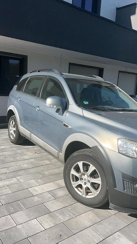 Grau Gebraucht 2012 Chevrolet Captiva SUV | 2.600 € (Superpreis) - Bild 1/4