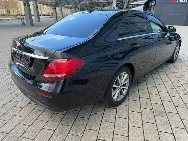 Gebraucht Mercedes E200 150 PS (110 kW) 2019 Schwarz Limousine