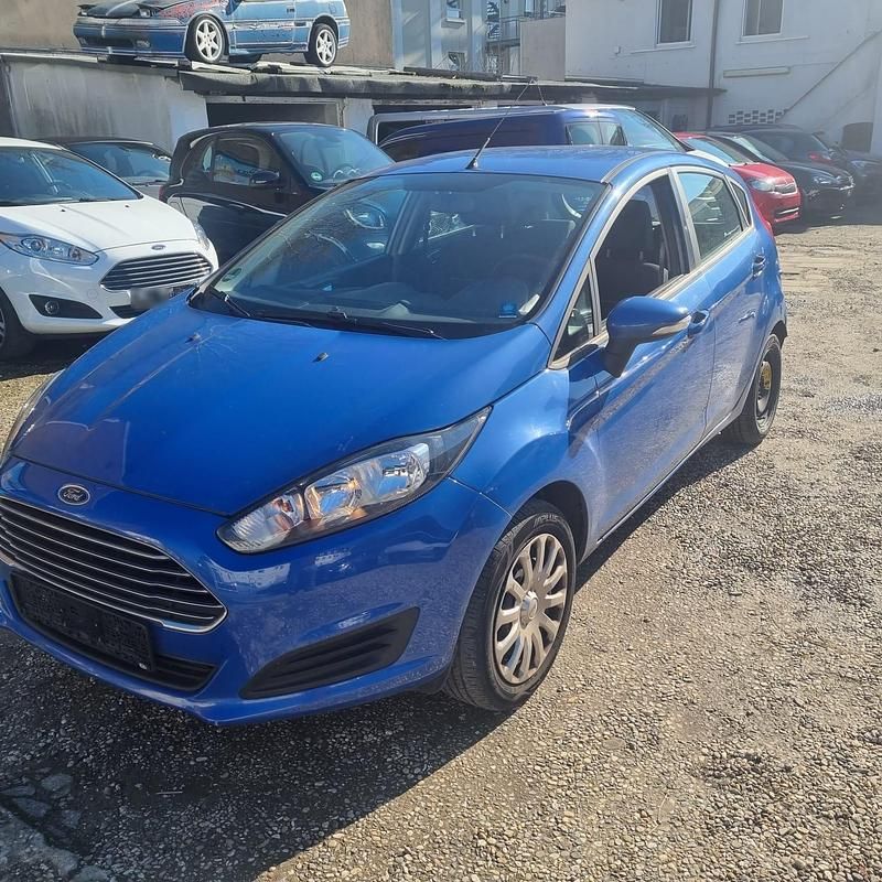 Gebraucht Ford Fiesta 75 PS (55 kW) 2013 Blau Kleinwagen