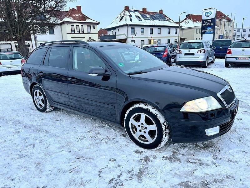 Schwarz Gebraucht 2005 Skoda Octavia Elegance Kombi | 999 € (Superpreis) - Bild 1/4