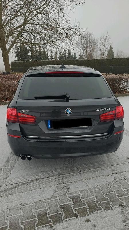 Gebraucht BMW 520 Luxury Line 190 PS (139 kW) 2016 Grau Kombi
