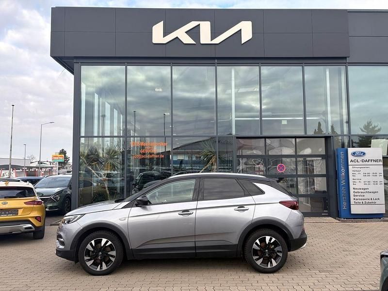 Kontrast grau/quarz silber Gebraucht 2021 Opel Grandland X Elegance SUV | 17.990 € (Guter Preis) - Bild 1/4