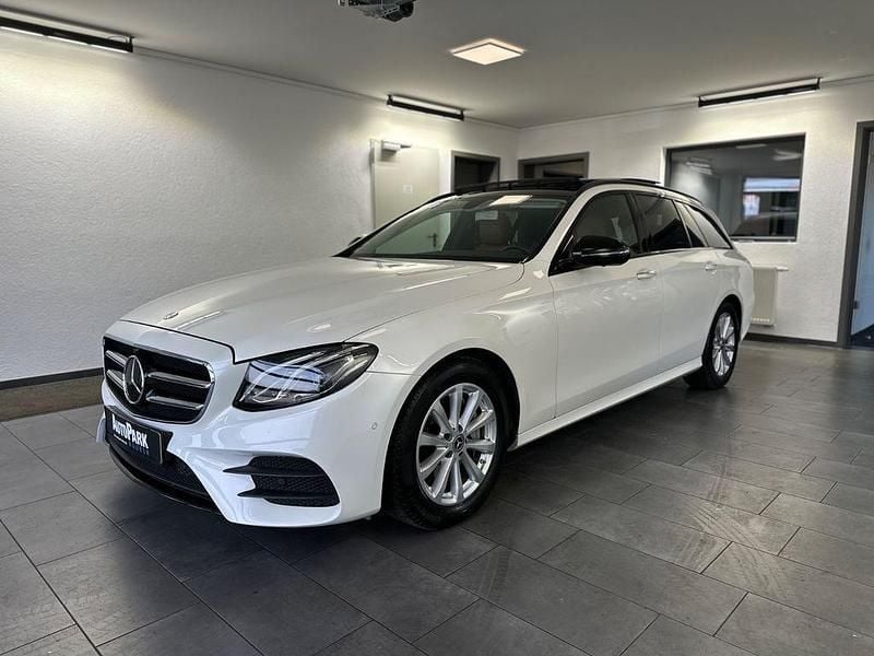 Gebraucht Mercedes E220 AMG 194 PS (142 kW) 2019 Weiß Limousine