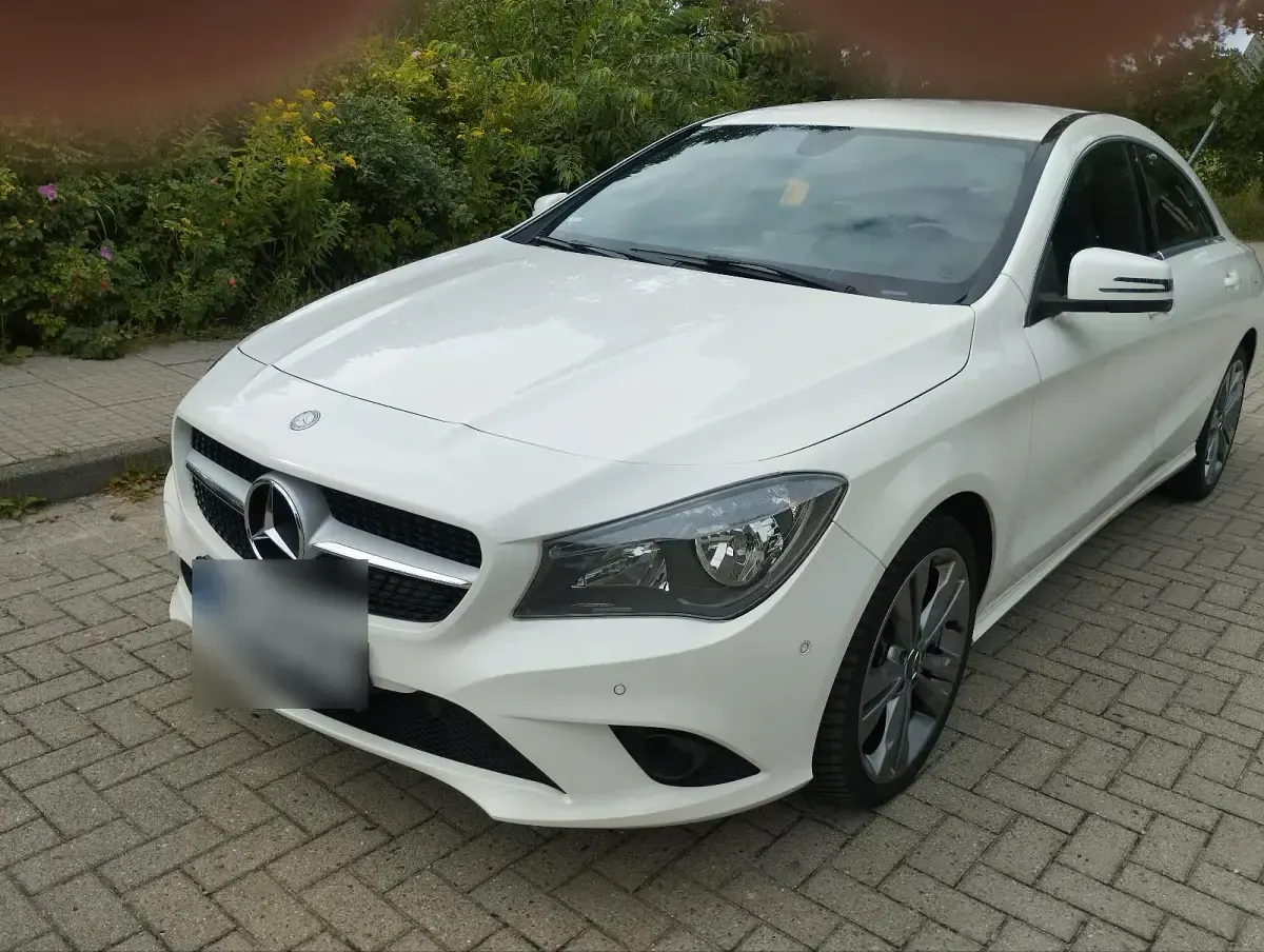Gebraucht Mercedes CLA200 156 PS (114 kW) 2013 Weiß Coupé