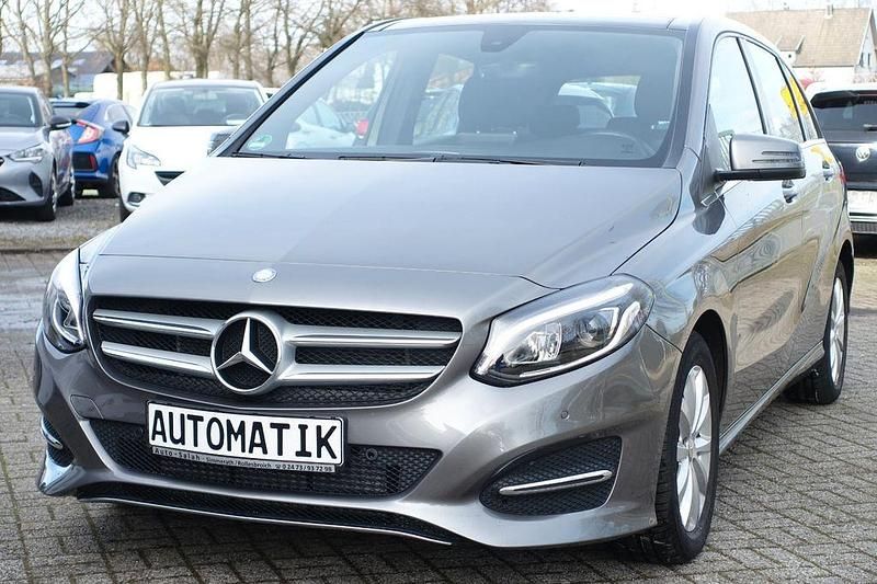 Gebraucht Mercedes B200 136 PS (100 kW) 2017 Grau Van / Kleinbus