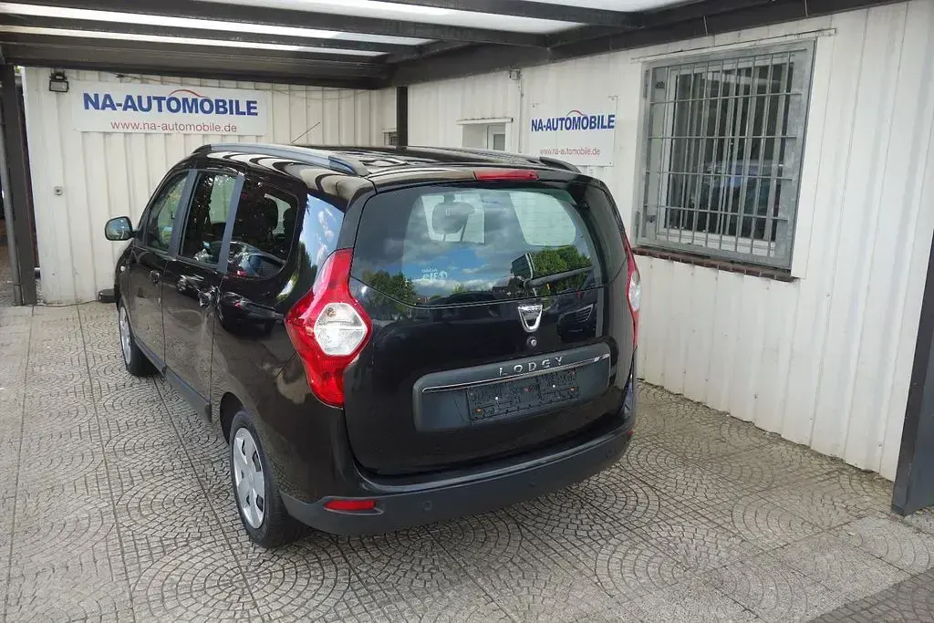 Gebraucht Dacia Lodgy Lauréate 102 PS (75 kW) 2017 Schwarz Van / Kleinbus
