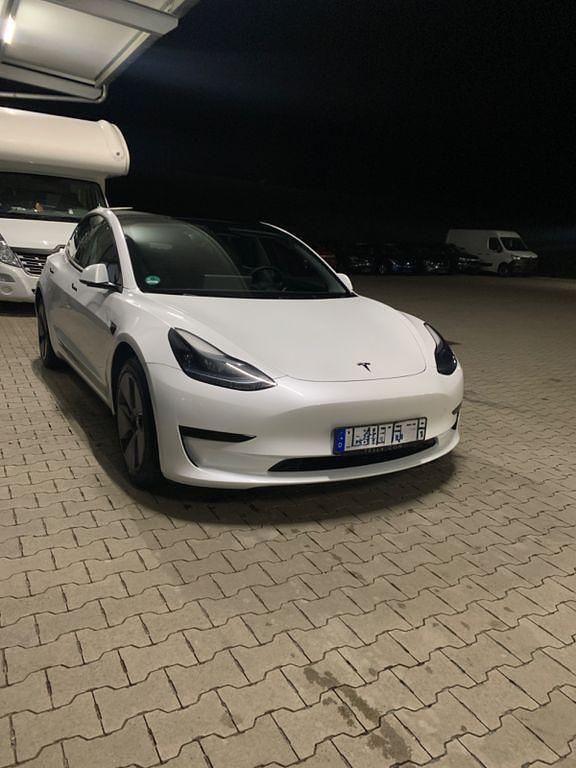 Gebraucht Tesla Model 3 Standard Range 208 kW (283 PS) 2022 Weiß Limousine