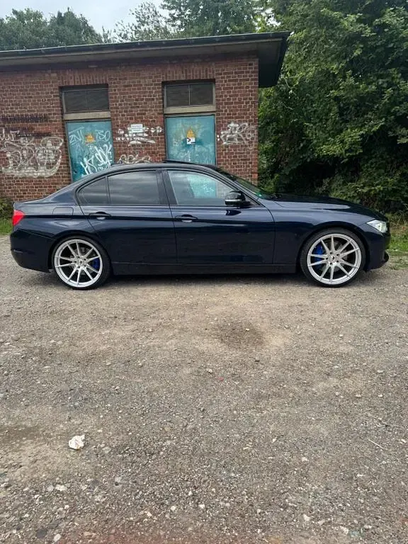 Gebraucht BMW 335 Luxury Line 306 PS (225 kW) 2011 Blau Limousine