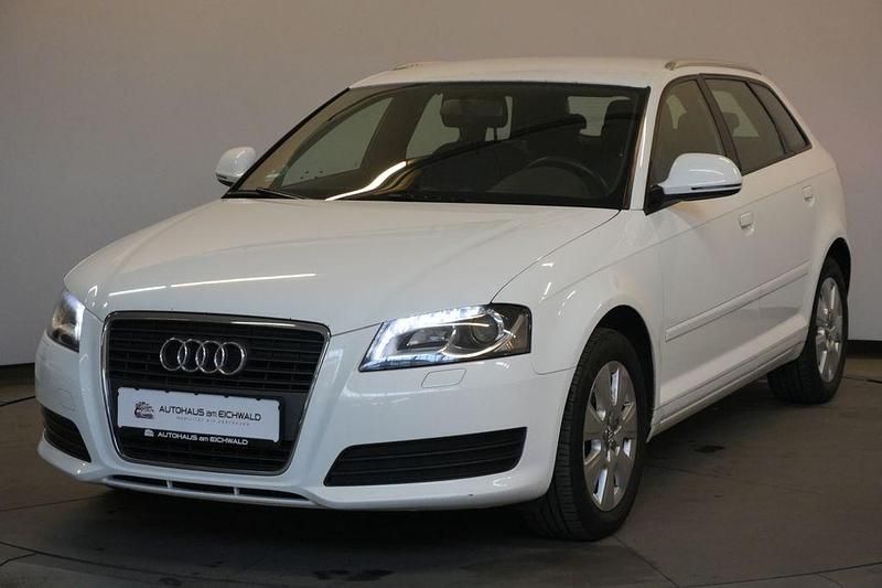 Gebraucht Audi A3 Attraction 125 PS (91 kW) 2010 Weiß Kleinwagen