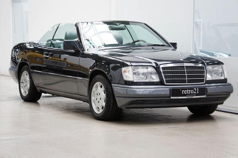 Schwarz Gebraucht 1994 Mercedes E320 Cabrio | 27.490 € - Bild 1/4