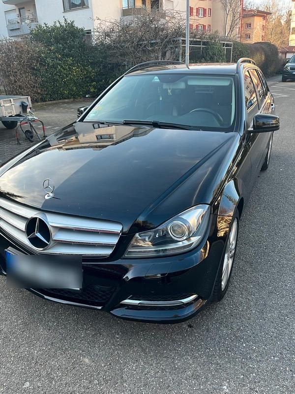 Schwarz Gebraucht 2014 Mercedes C200 Kombi | 5.100 € - Bild 1/4