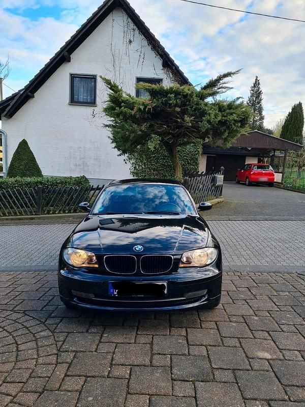 Gebraucht BMW 116 122 PS (89 kW) 2007 Schwarz Kleinwagen