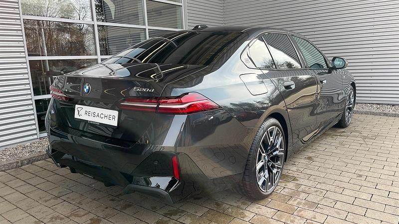 Neu BMW 520 Comfort Edition 197 PS (144 kW) 2026 Sophistograu brillanteffekt