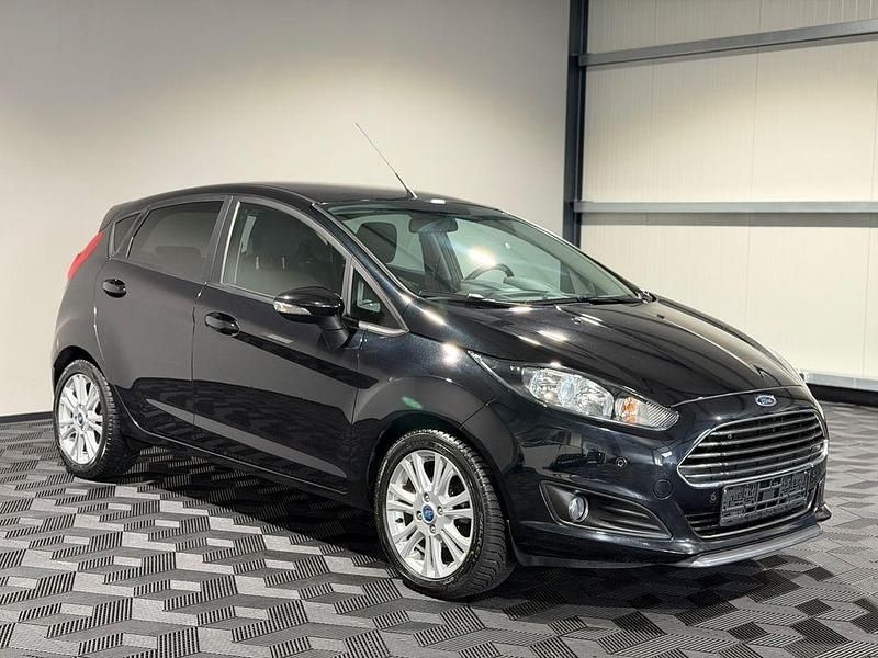 Gebraucht Ford Fiesta SYNC Edition 101 PS (74 kW) 2015 Schwarz Limousine