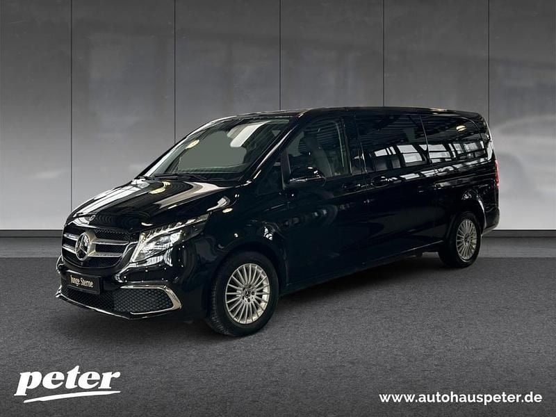 Schwarz obsidianschwarz metall Gebraucht 2024 Mercedes V300 Avantgarde Van / Kleinbus | 65.710 € (Superpreis) - Bild 1/4