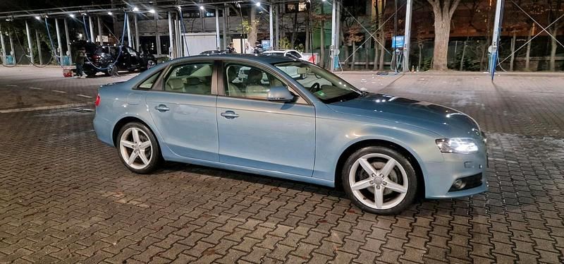 Blau Gebraucht 2009 Audi A4 Limousine | 6.999 € (Guter Preis) - Bild 1/4