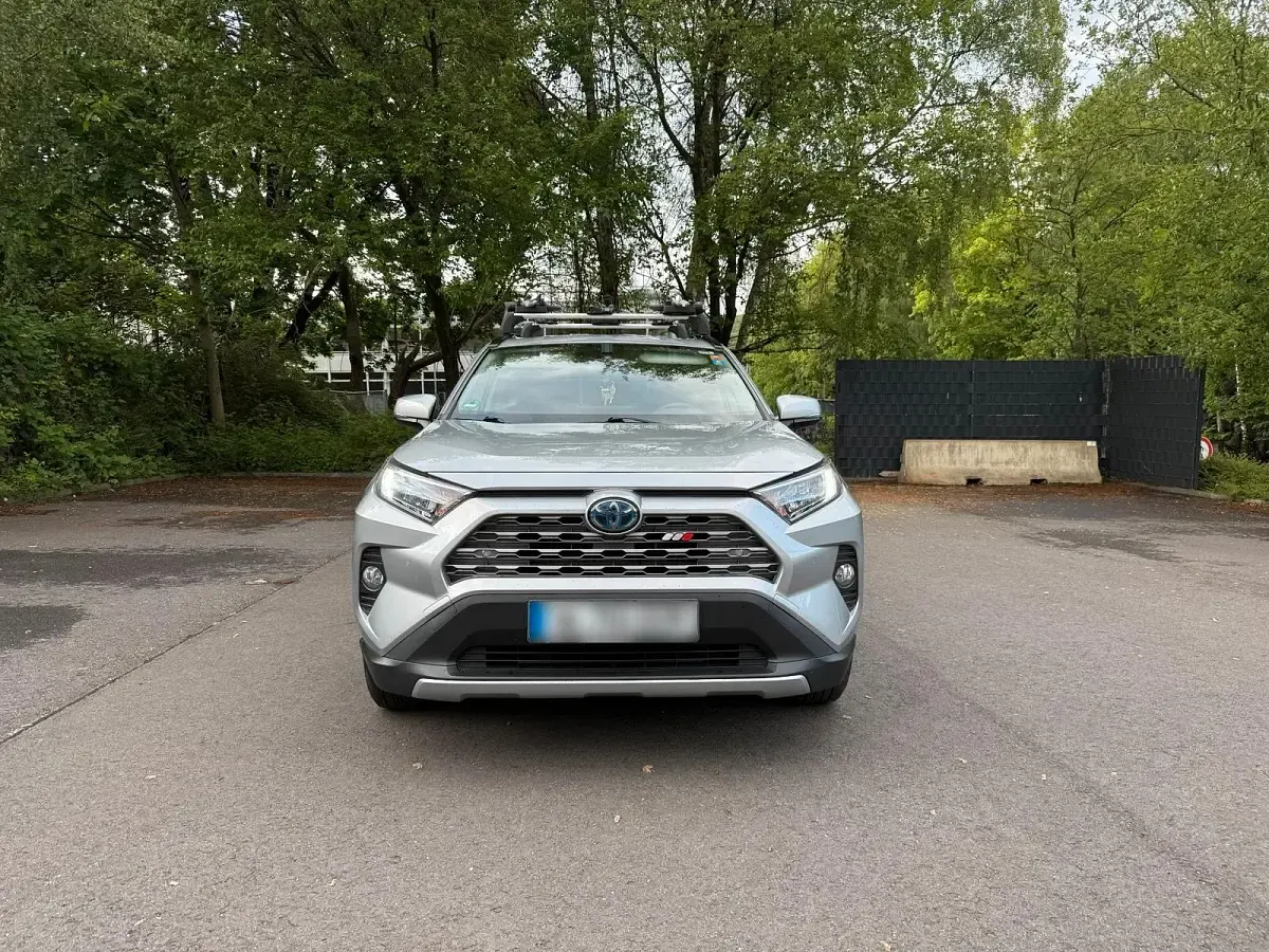 Gebraucht Toyota RAV4 Hybrid Style 218 PS (160 kW) 2020 Silber SUV