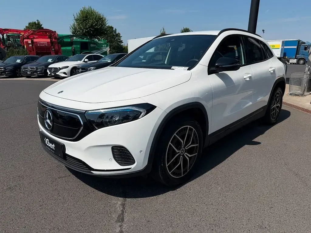 Gebraucht Mercedes EQA300 Progressive 167 kW (228 PS) 2023 Weiß SUV