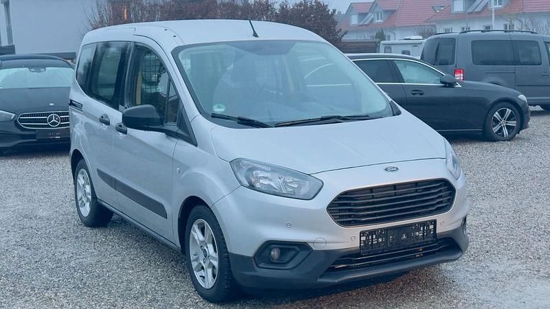 Weiß Gebraucht 2022 Ford Transit Trend Van / Kleinbus | 14.790 € (Guter Preis) - Bild 1/4