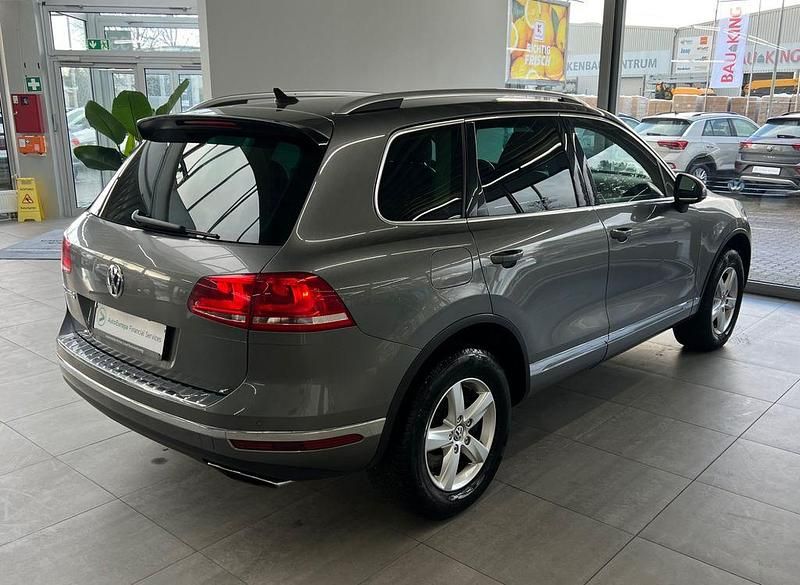 Gebraucht VW Touareg 262 PS (192 kW) 2016 Grau SUV