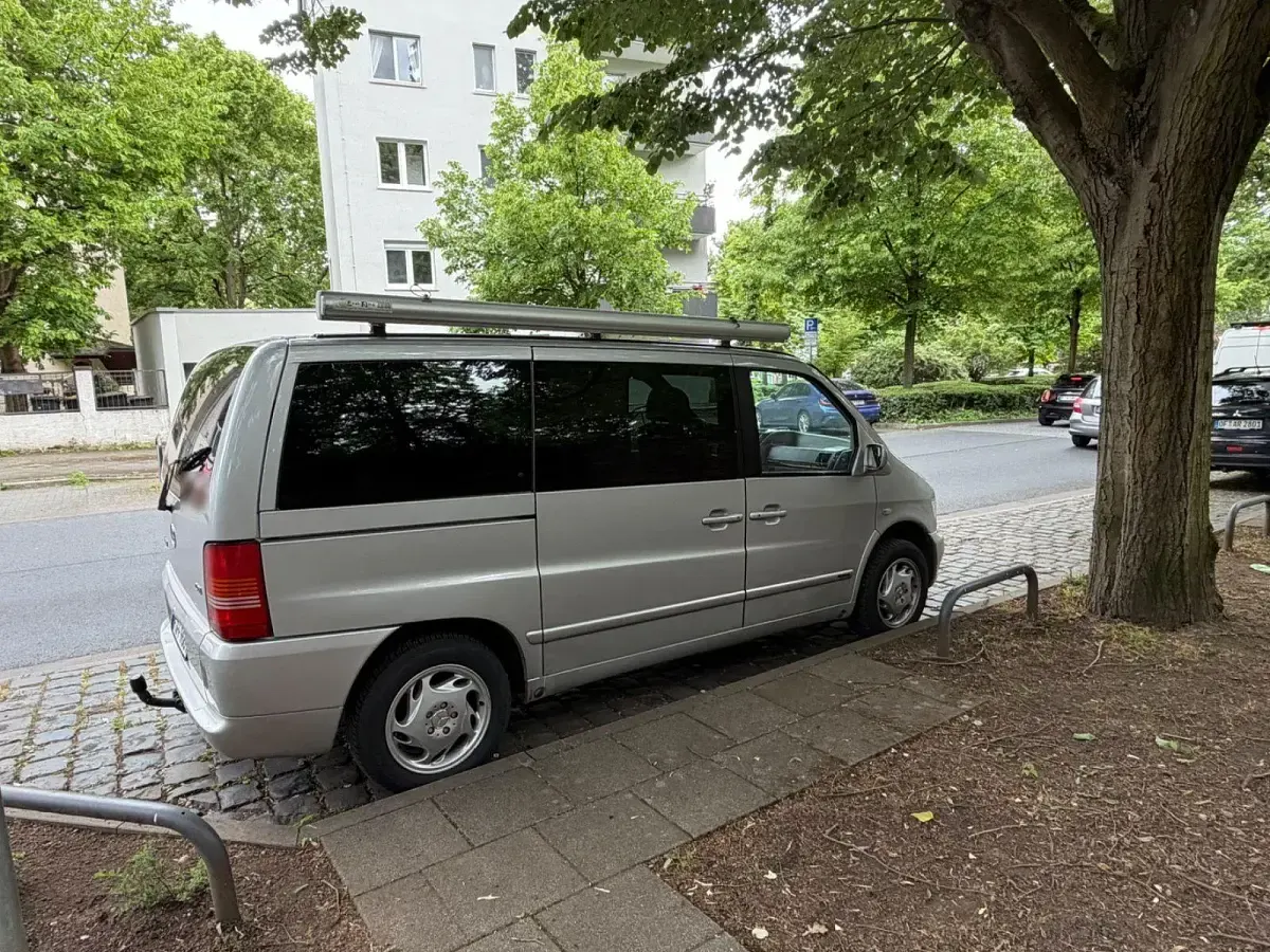Gebraucht Mercedes V220 122 PS (89 kW) 2002 Silber Van / Kleinbus