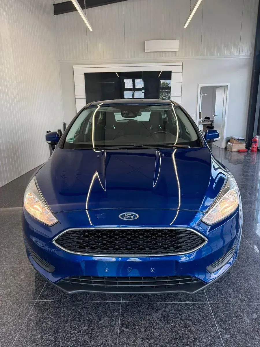 Gebraucht Ford Focus 105 PS (77 kW) 2015 Blau Kombi