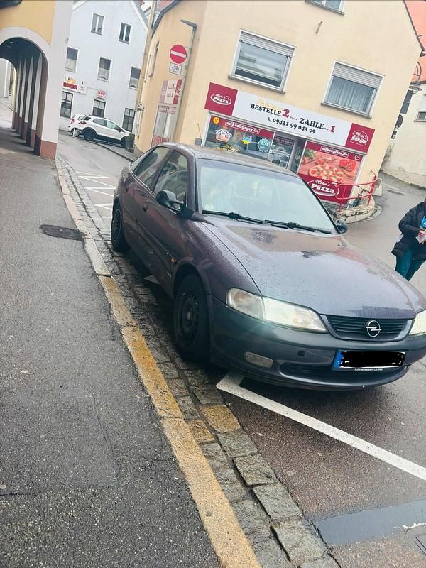 Gebraucht Opel Vectra 101 PS (74 kW) 1998 Violet Limousine