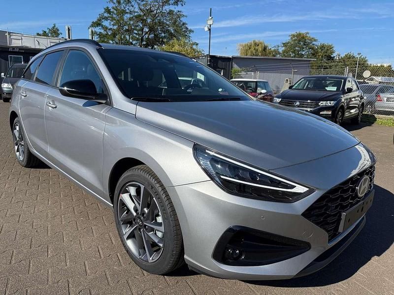 Grau Neu 2025 Hyundai i30 Style Kombi | 20.999 € (Superpreis) - Bild 1/4