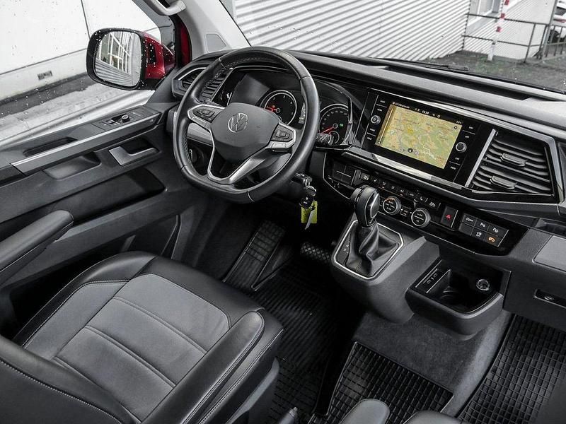 Gebraucht VW Multivan Generation Six 150 PS (110 kW) 2021 Rot Van