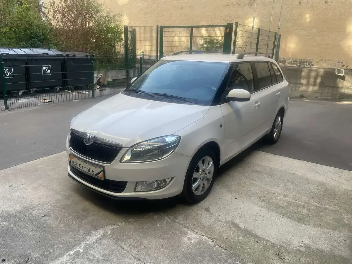 Gebraucht Skoda Fabia Ambition 86 PS (63 kW) 2014 Candyweiss Kombi